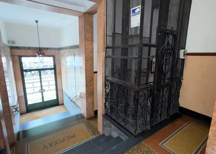 Vintage Retreat Near Brignole Station Гостевой дом Генуя