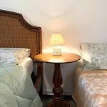 Vintage Retreat Near Brignole Station 3* 제노바
