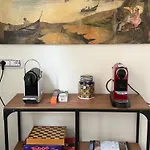 Vintage Retreat Near Brignole Station 3* 제노바