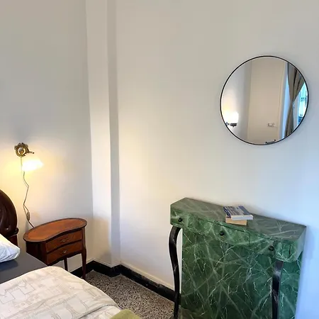 Pensjonat Vintage Retreat Near Brignole Station 3*